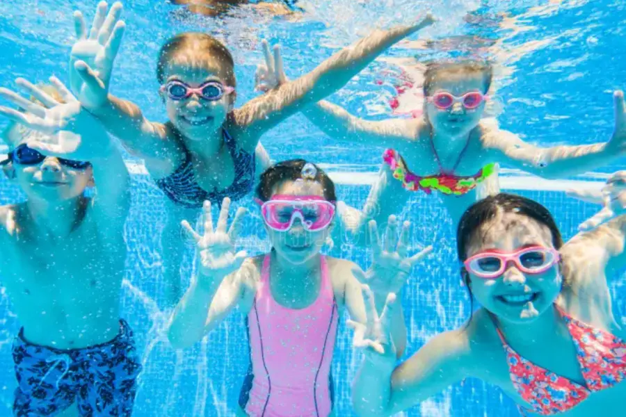 Zwembad Ameland kinderen zwemmen